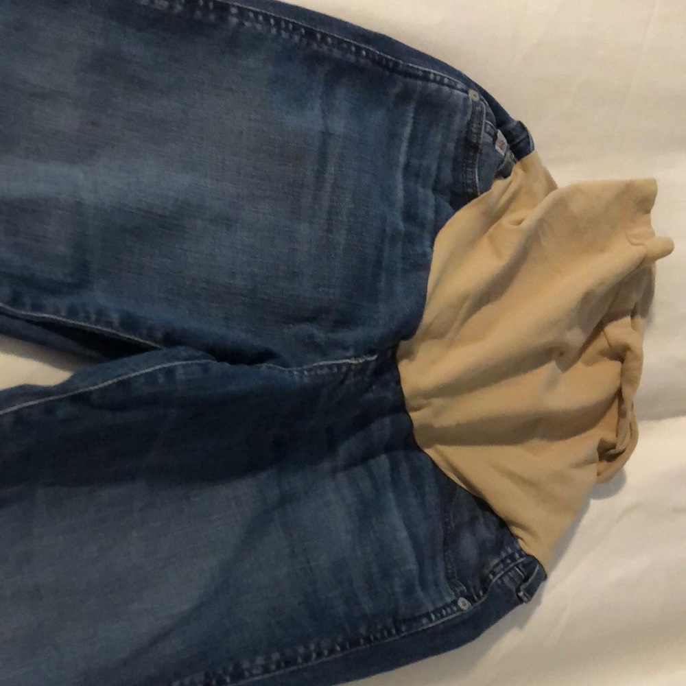 Maternity capris